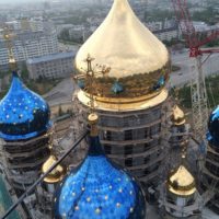Установлены все купола и кресты Собора Рождества Христова в г. Южно-Сахалинске.